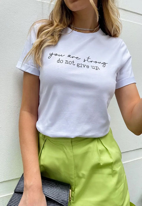 T-shirt Strong Branca Feminino