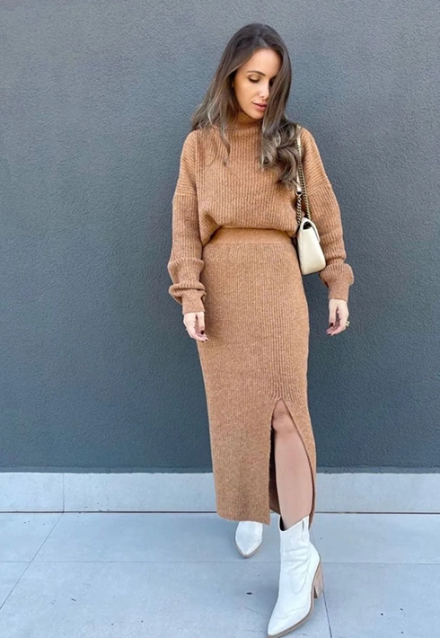 Conjunto Tricot Blusa e Saia Mousse Nude Feminino