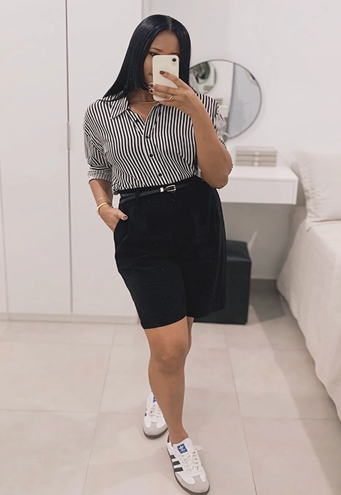 Camisa Cropped Listrada Preta