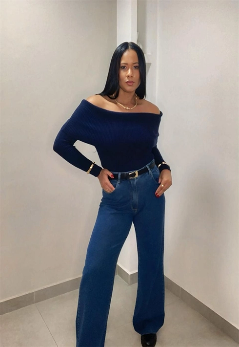 Blusa Tricot Ombro a Ombro Azul Marinho